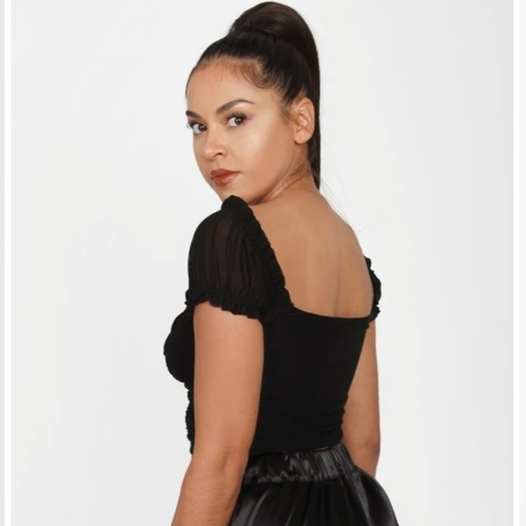 Black Mesh Puff Sleeve Croptop - Picture 2 of 5